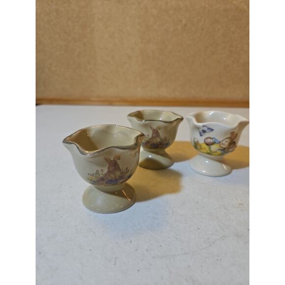 Lot Of 4 Vintage Egg Cup Holders Bunny Rabbit Design - Picture 2 of 9